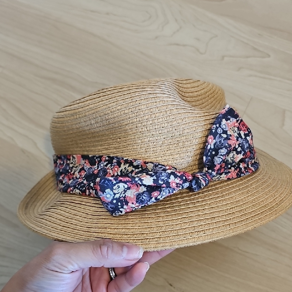 Aritzia Floral Hat